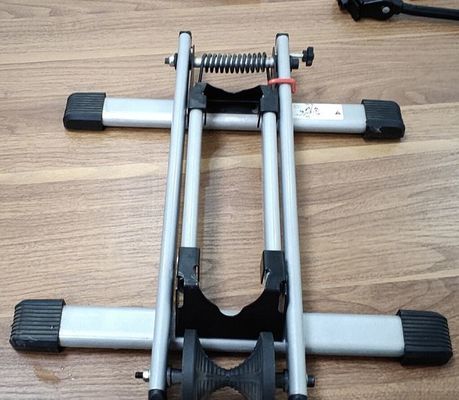 52cm*46cm*42cm পোর্টেবল ভাঁজযোগ্য সাইকেল র্যাক সাইকেল পার্কিং র্যাক সাইকেল স্টোরেজ স্ট্যান্ড