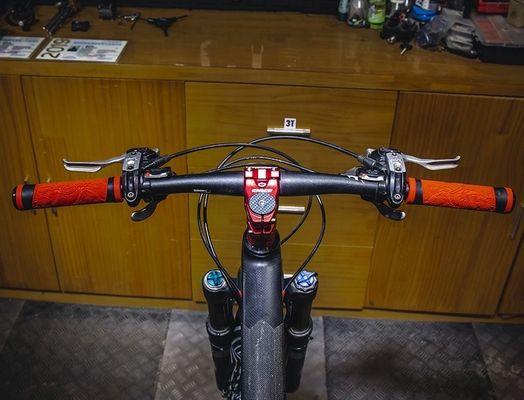 130mm * 30mm ENLEE সিলিকা জেল সাইকেল হ্যান্ডেল বার গ্রিপস অফ-রোড সাইকেলের জন্য উপযুক্ত